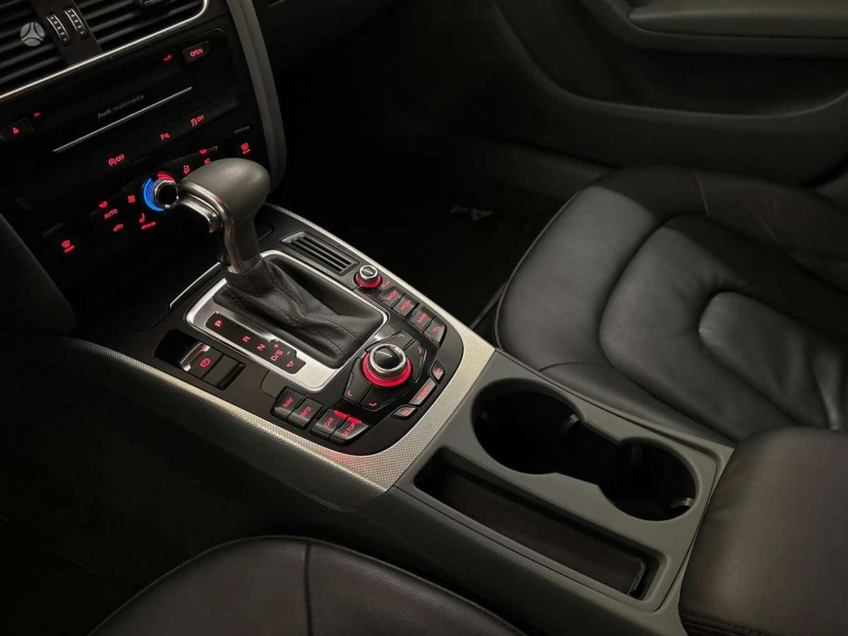 Audi A4 2013 — interior