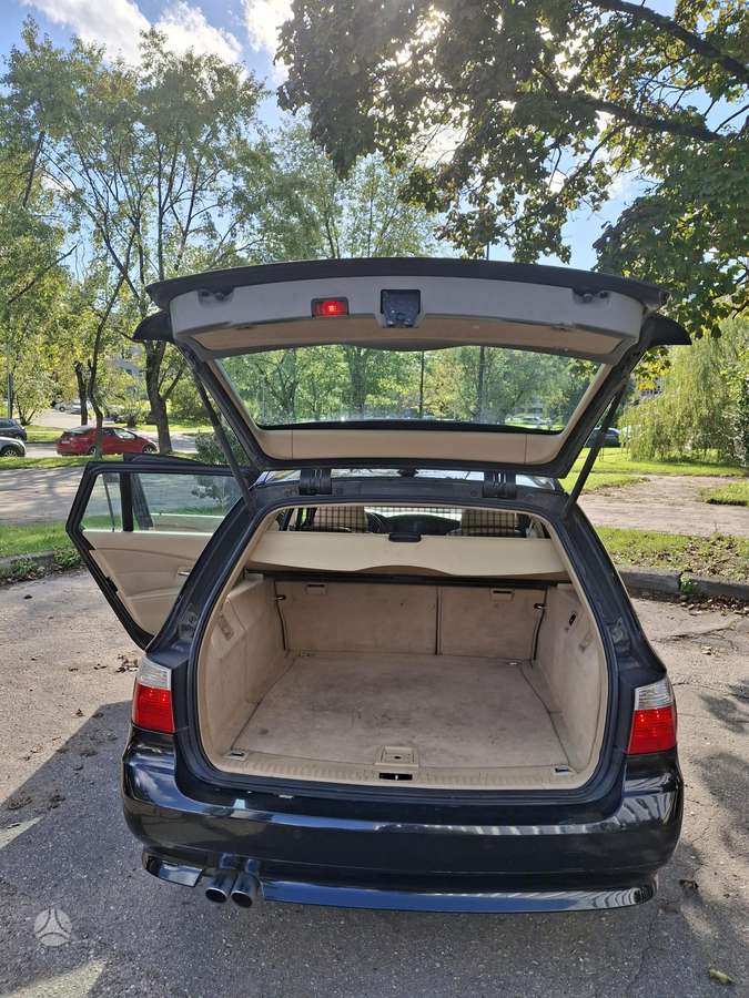 BMW 530 2004 — photo 7