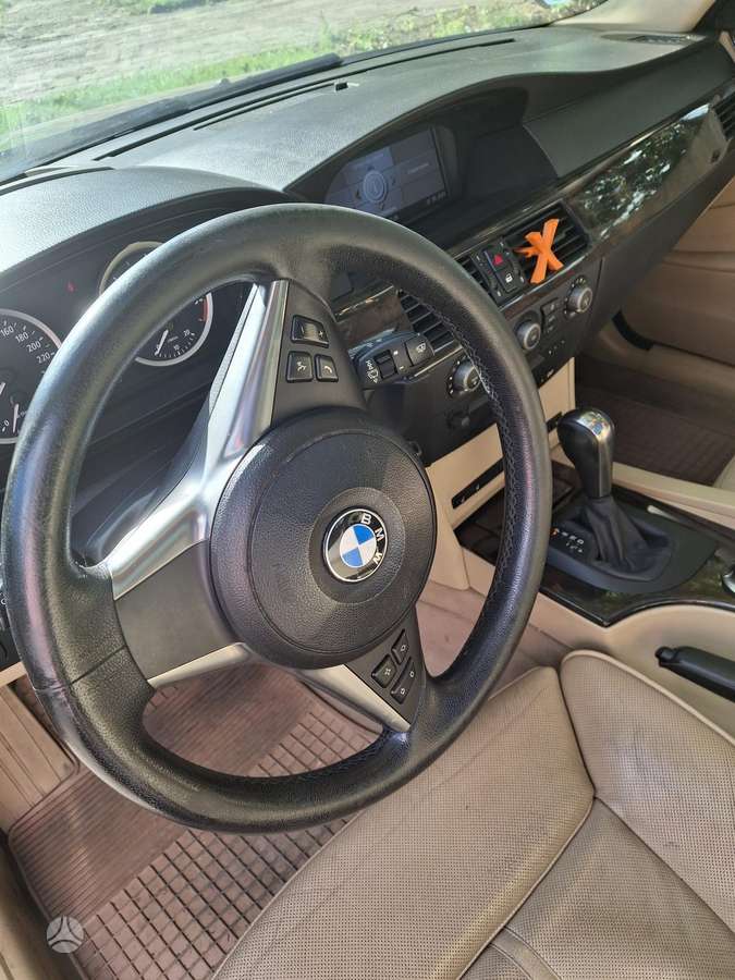 BMW 530 2004 — photo 8