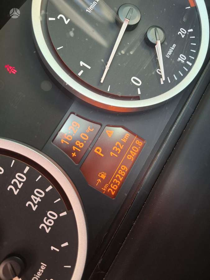 BMW 530 2004 — photo 9