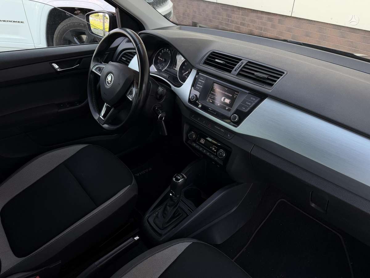 Skoda Fabia 2015 — photo 10
