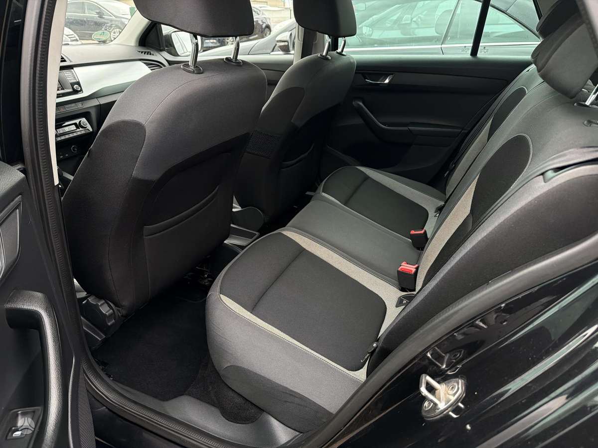 Skoda Fabia 2015 — photo 23