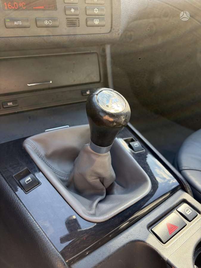 BMW 320 2004 — photo 29