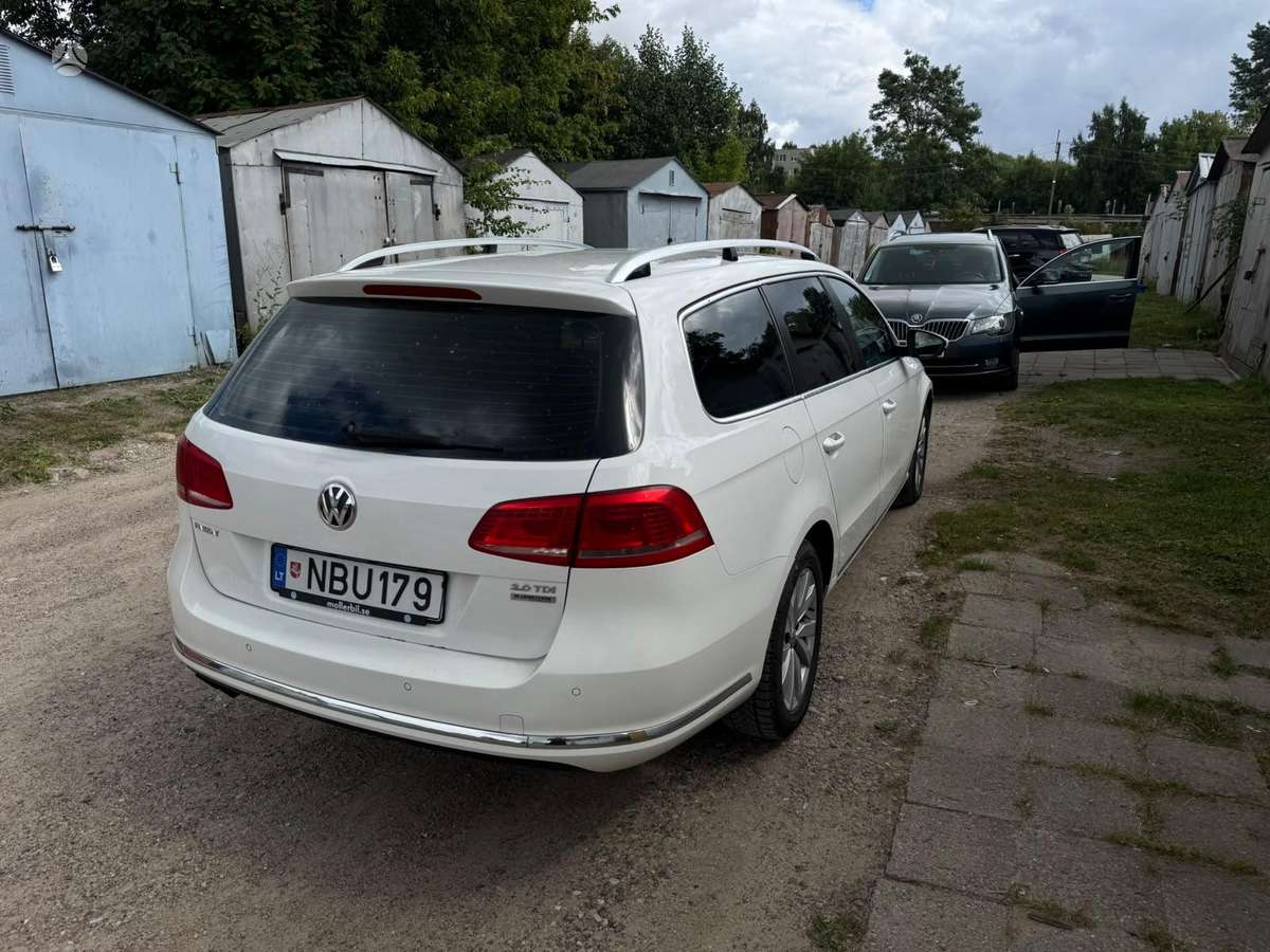 Volkswagen Passat 2012 — photo 16
