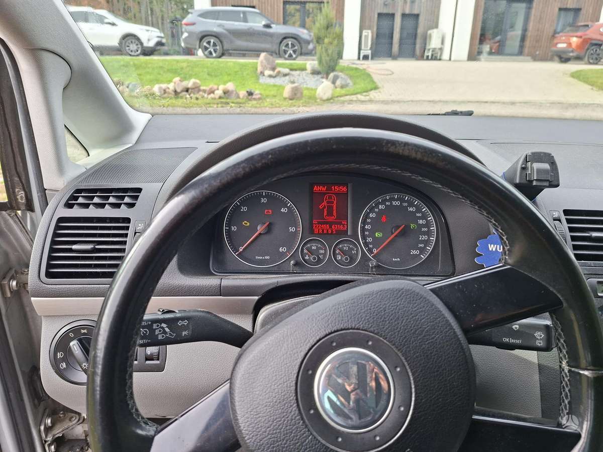 Volkswagen Touran 2005 — photo 6
