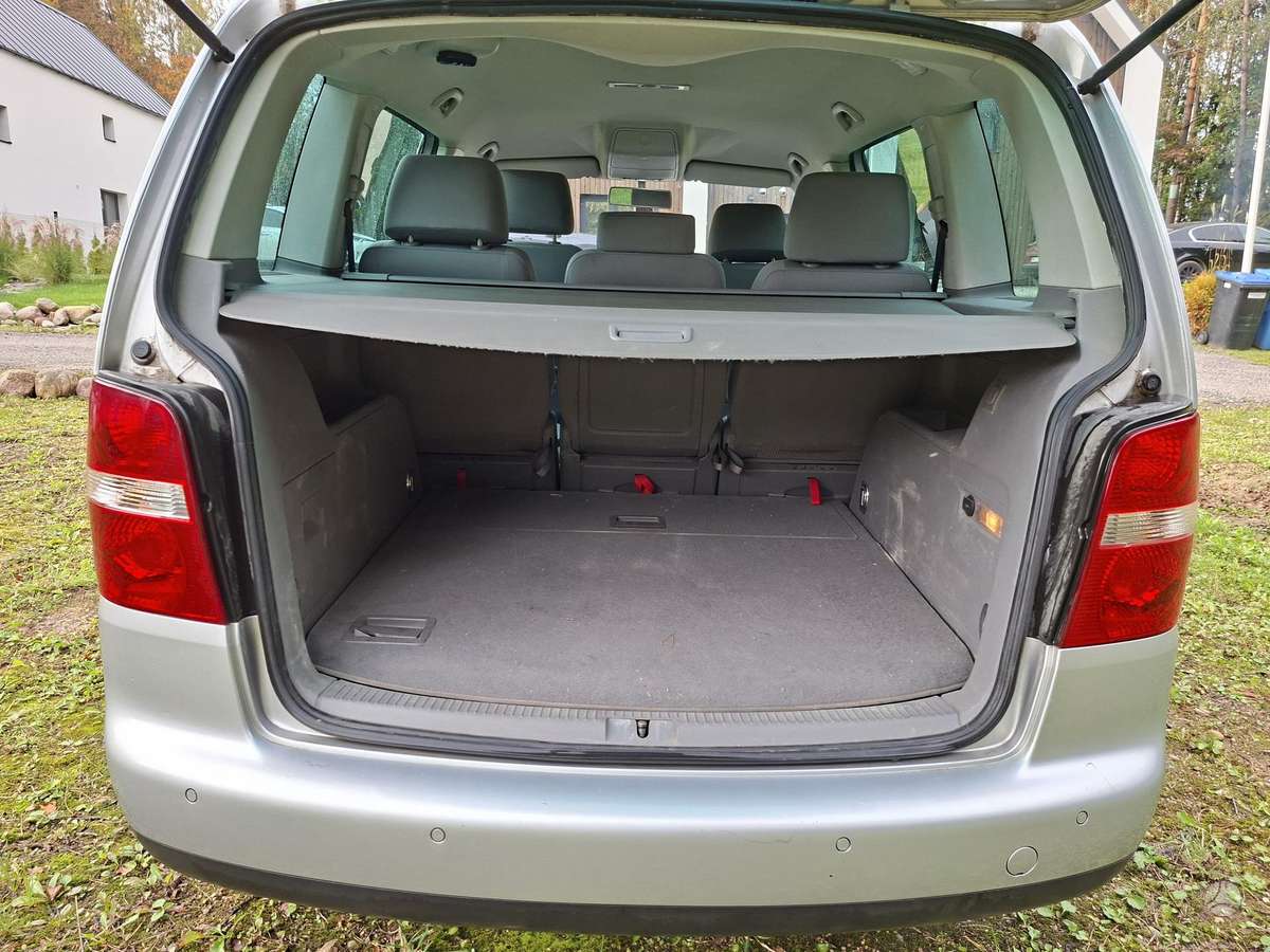 Volkswagen Touran 2005 — photo 9