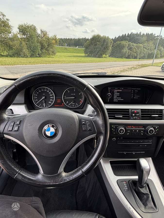 BMW 320 2012 — photo 6
