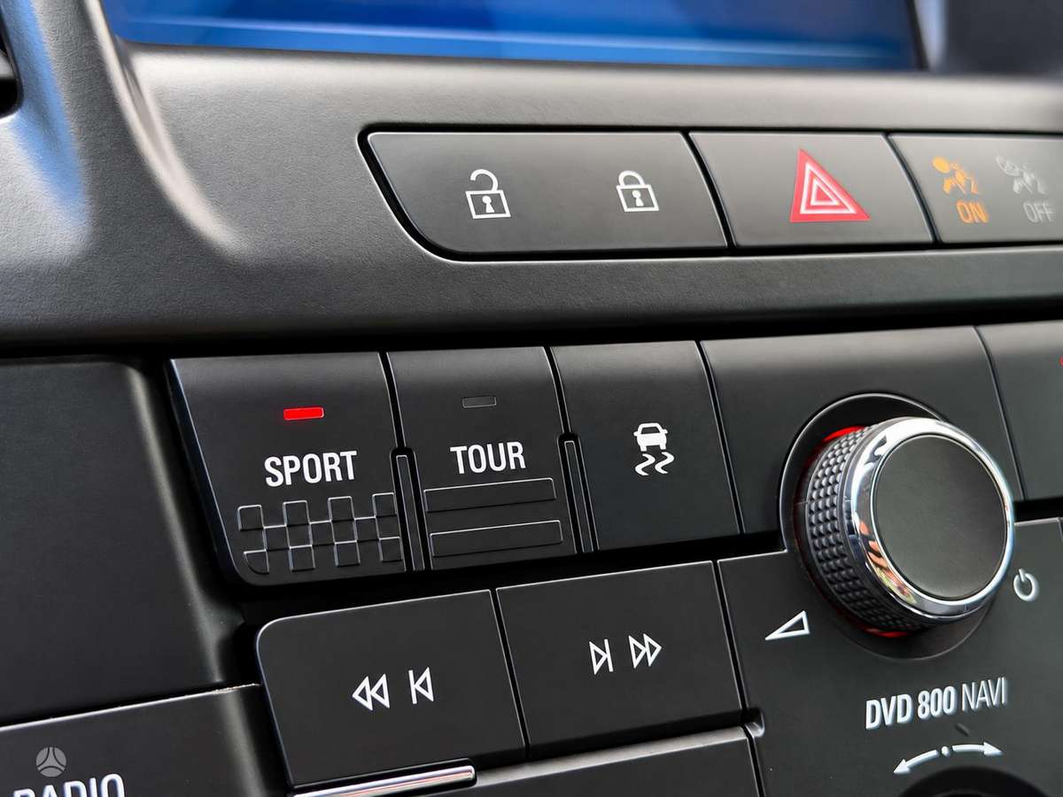 Opel Insignia 2011 — фото 11