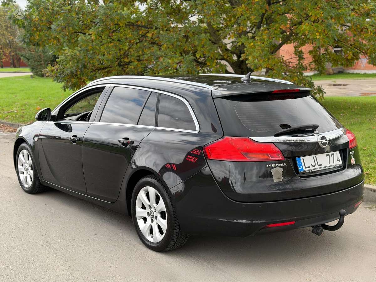Opel Insignia 2011 — двигун 1956 cm³, 160 HP (118kW)