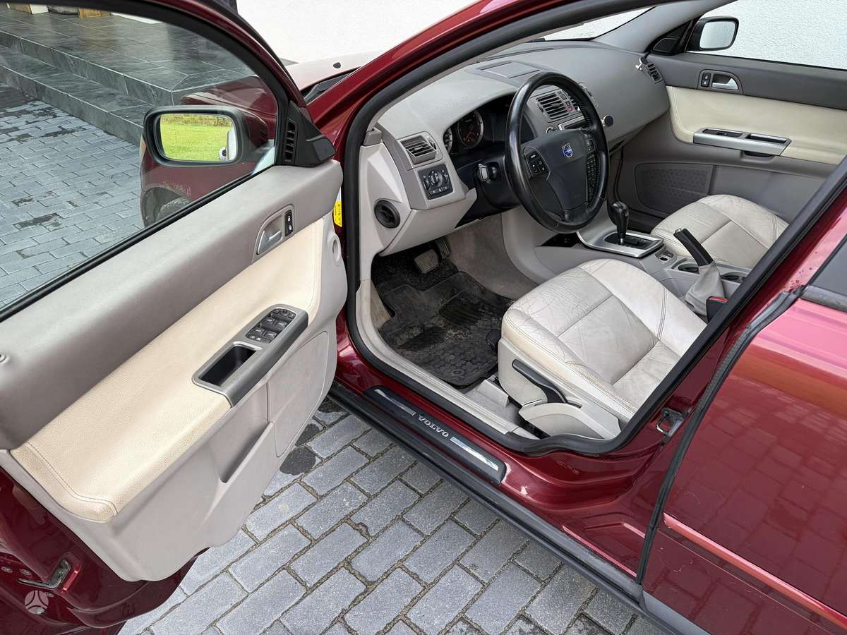 Volvo V50 2006 — photo 17