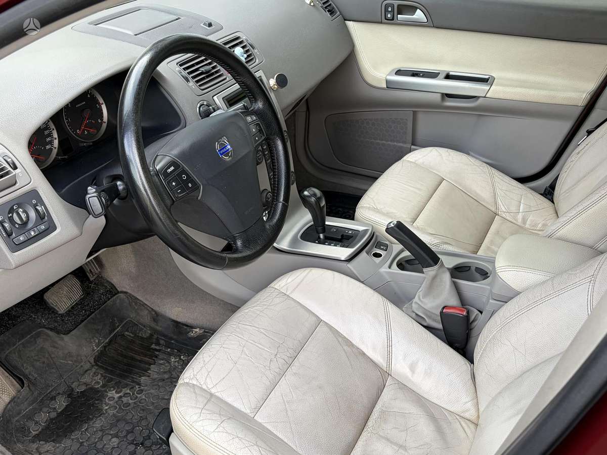Volvo V50 2006 — photo 18