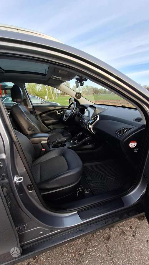Hyundai ix35 2013 — вигляд ззаду