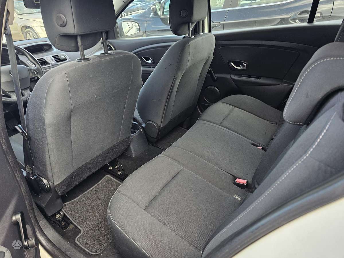 Renault Megane 2014 — photo 12