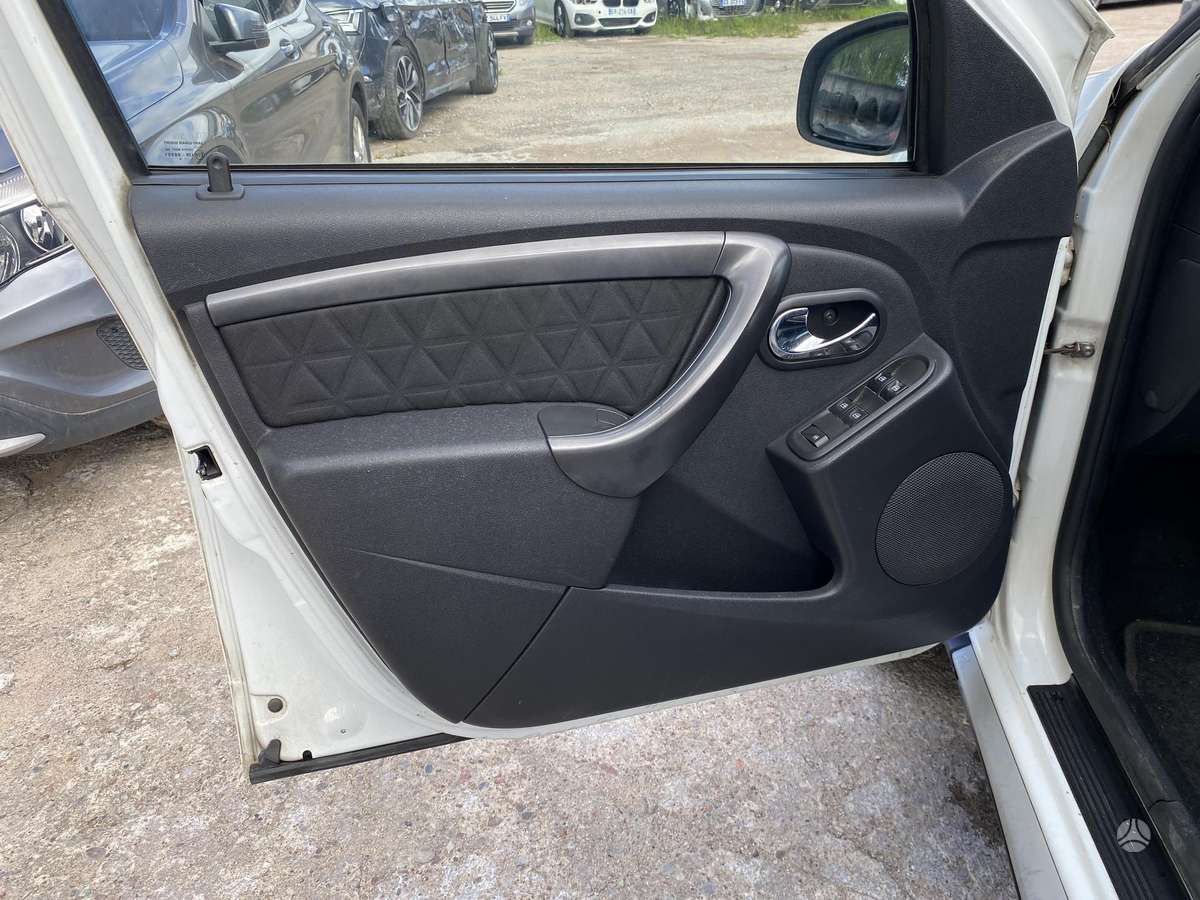 Dacia Duster 2014 — photo 11
