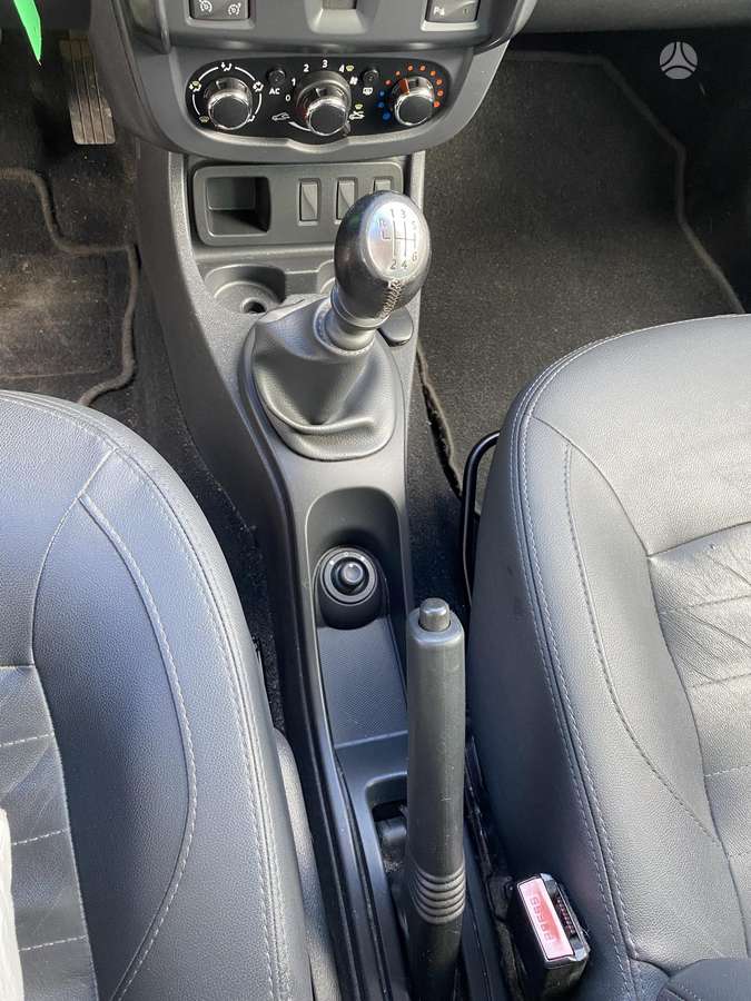Dacia Duster 2014 — photo 15