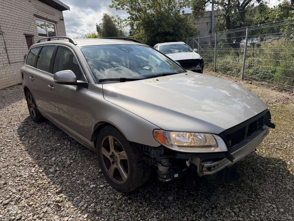 Volvo V70 2012 — photo 5