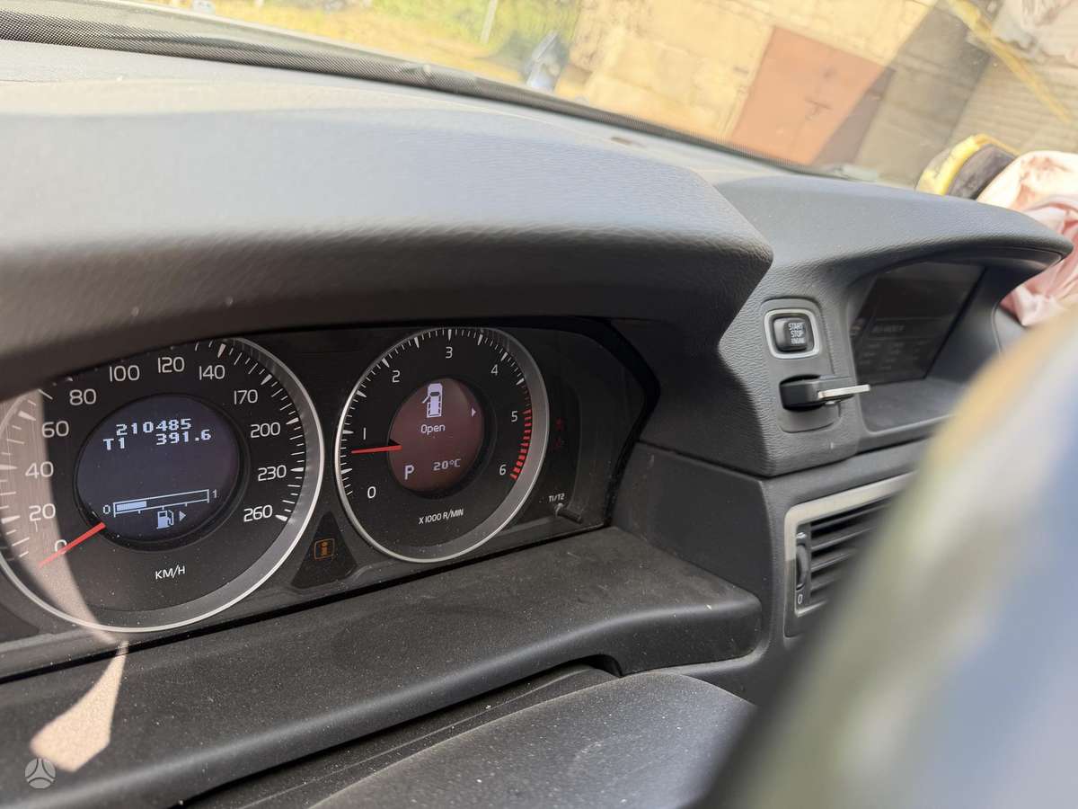 Volvo V70 2012 — photo 7
