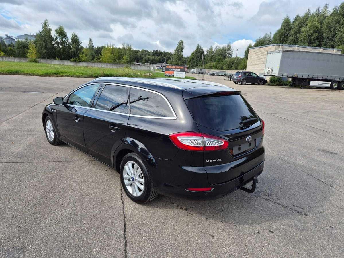 Ford Mondeo 2014 — photo 12