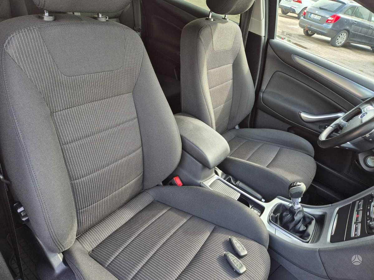 Ford Mondeo 2014 — photo 16