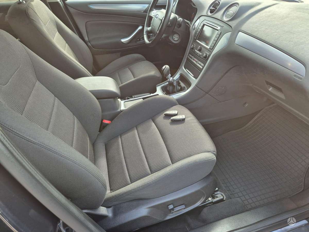 Ford Mondeo 2014 — photo 17