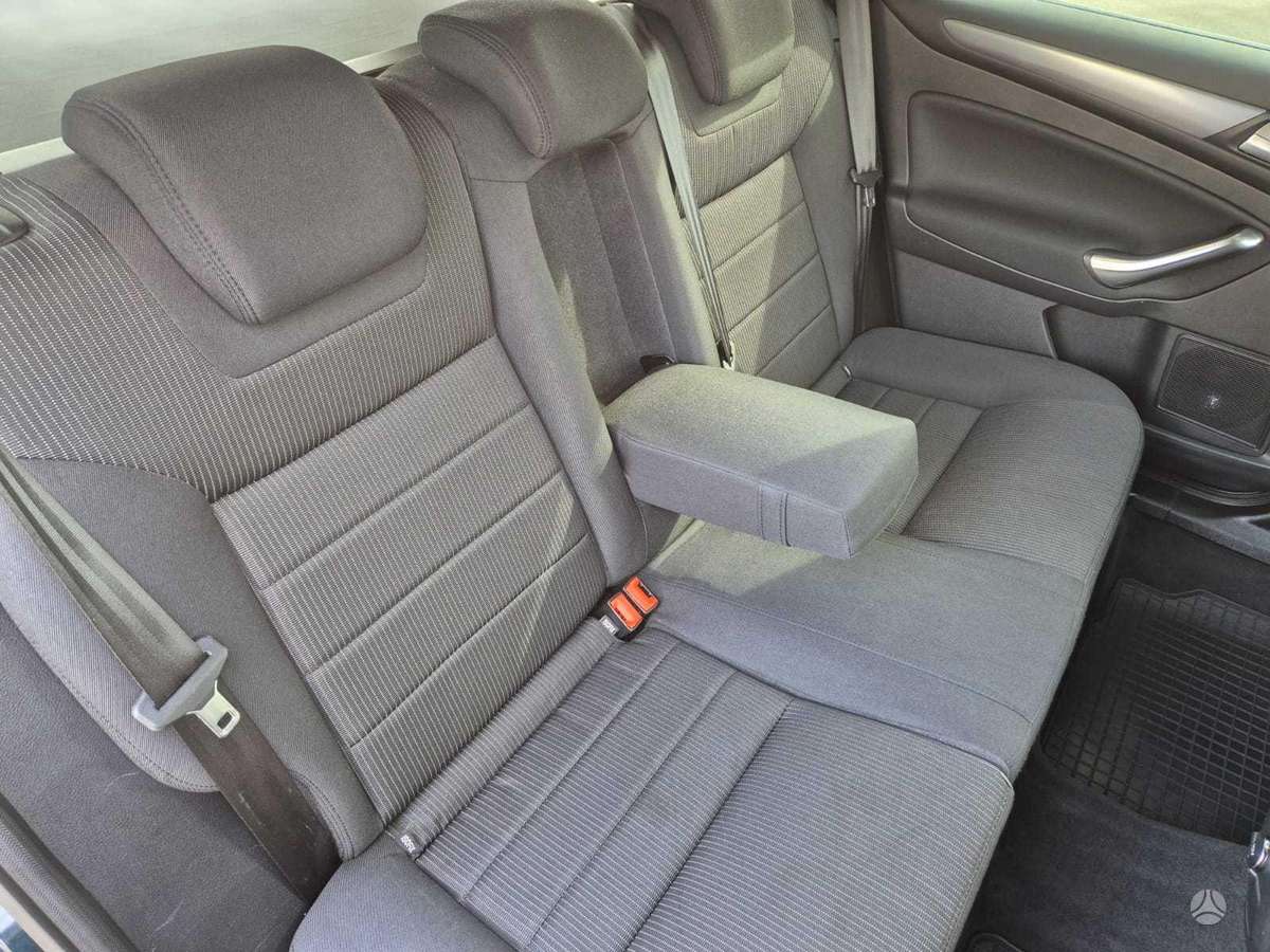 Ford Mondeo 2014 — photo 21