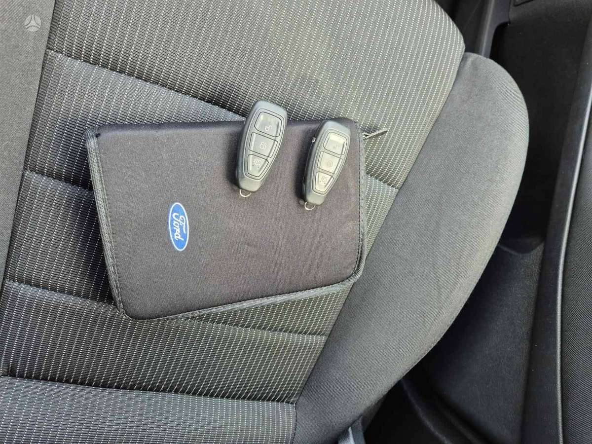 Ford Mondeo 2014 — photo 31