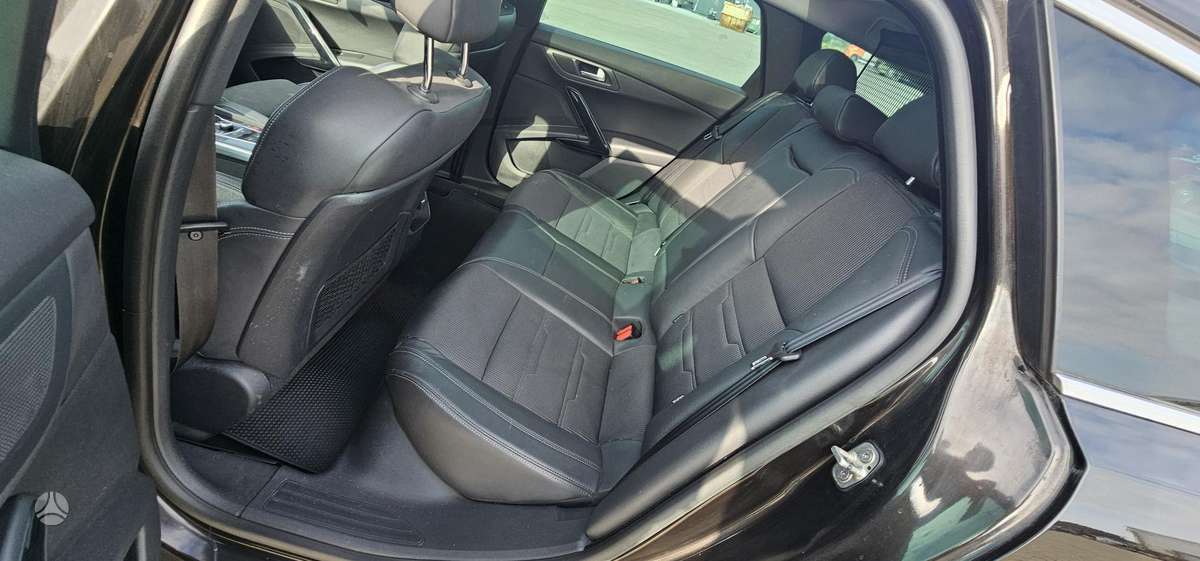 Peugeot 508 2013 — photo 16