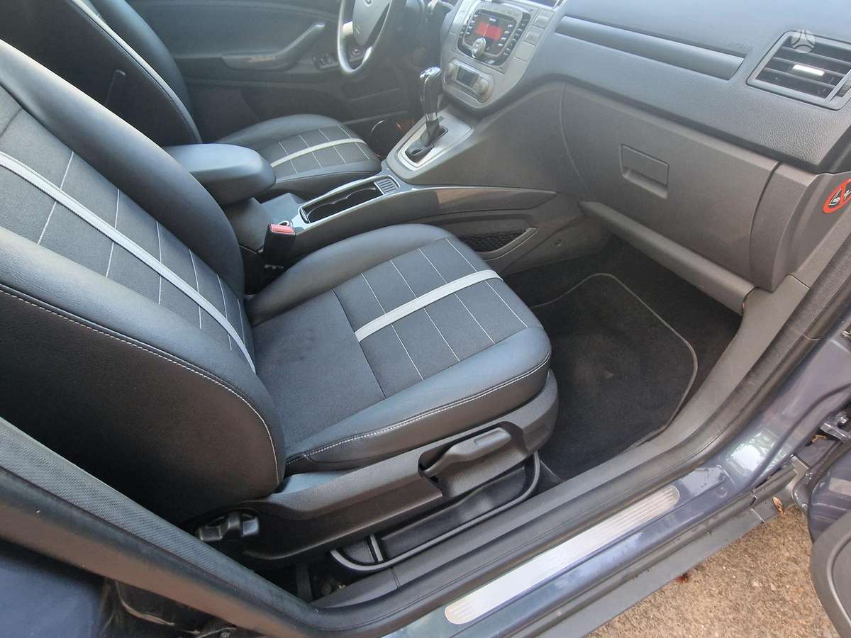 Ford Kuga 2011 — photo 10
