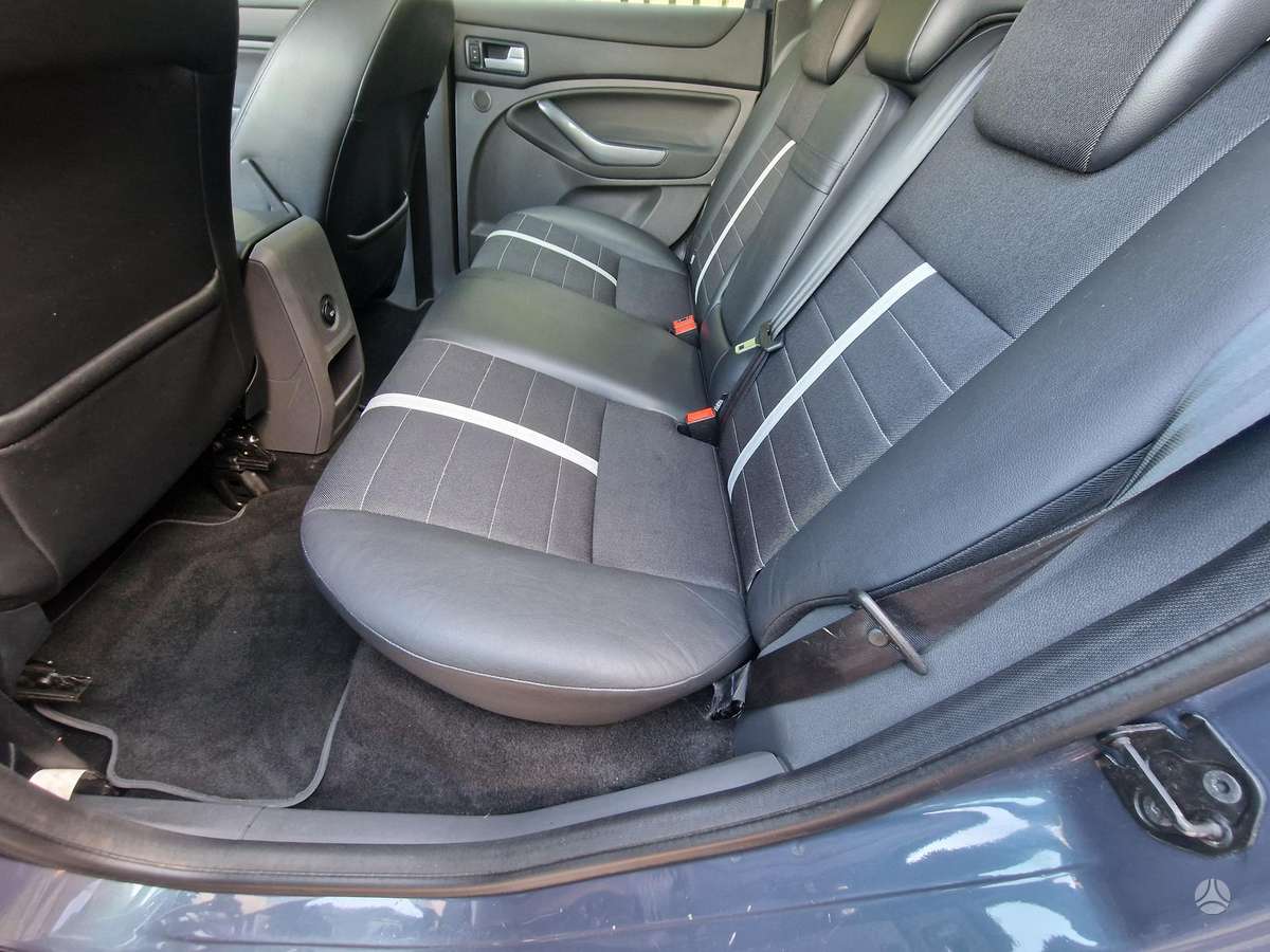 Ford Kuga 2011 — photo 12