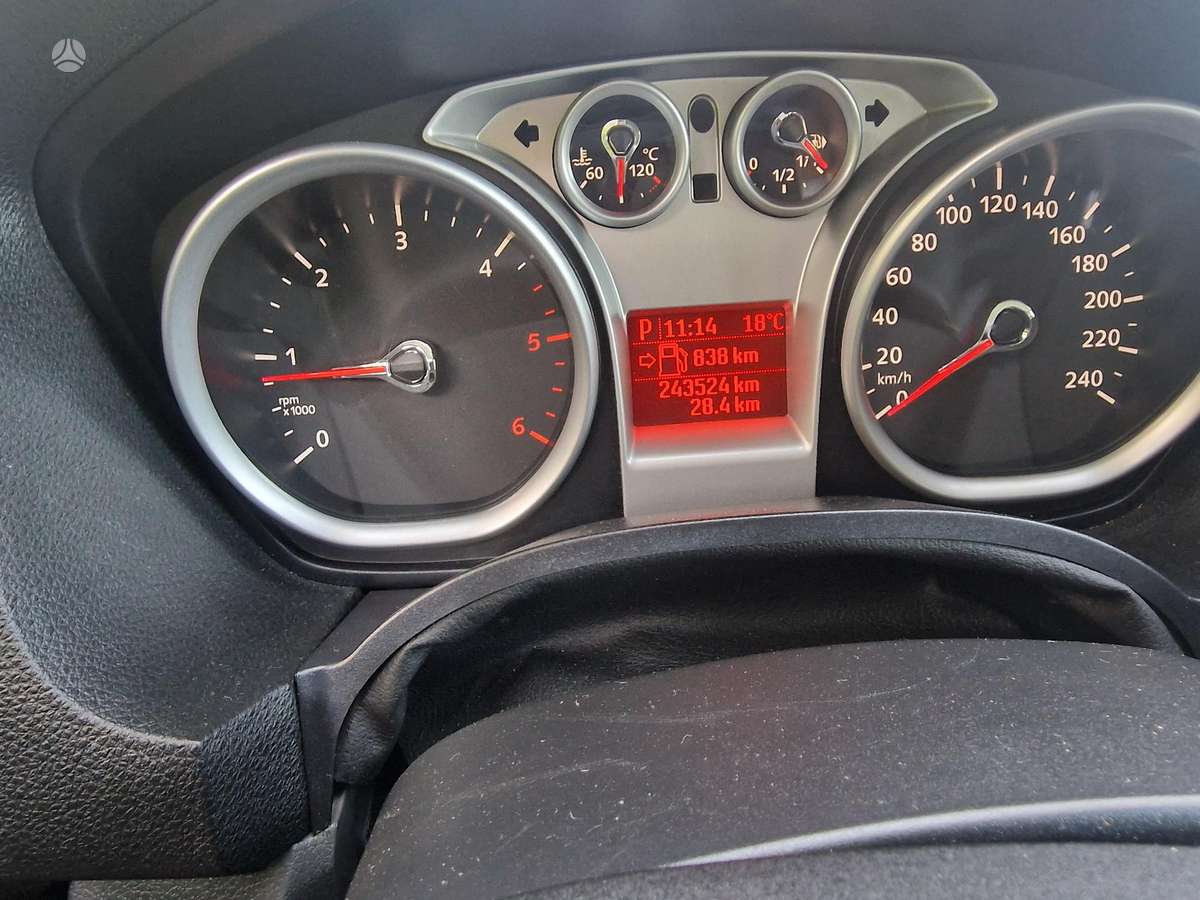 Ford Kuga 2011 — photo 14
