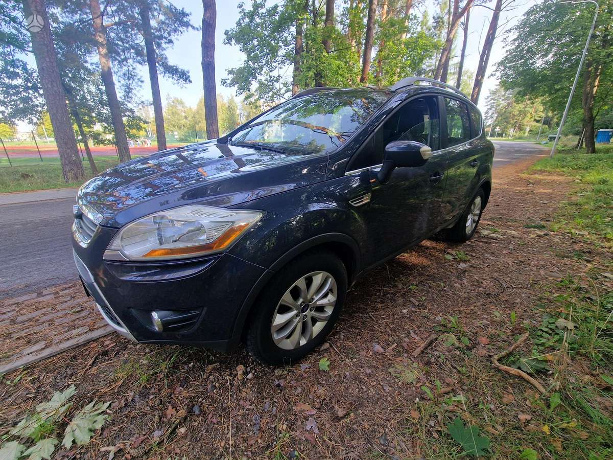 Ford Kuga 2011 — rear view