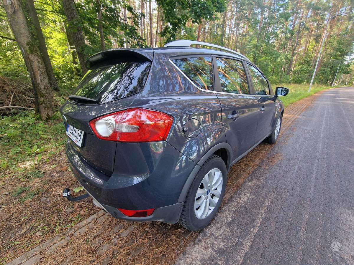 Ford Kuga 2011 — interior