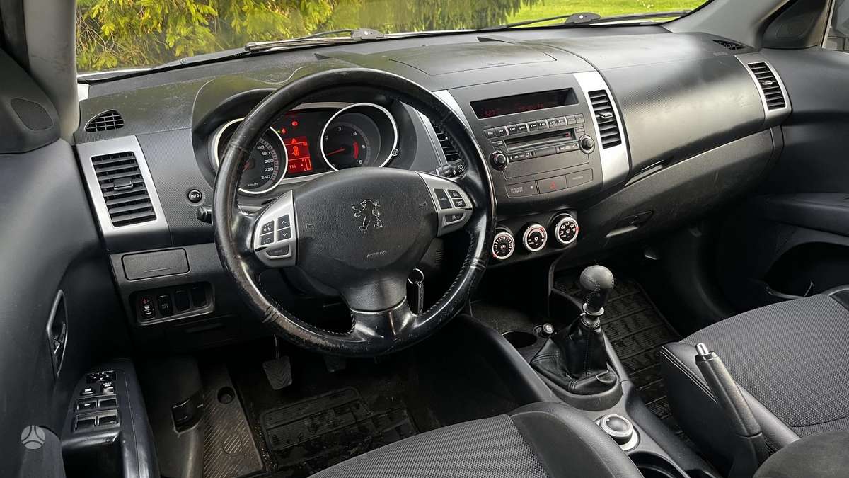 Peugeot 4007 2008 — photo 12
