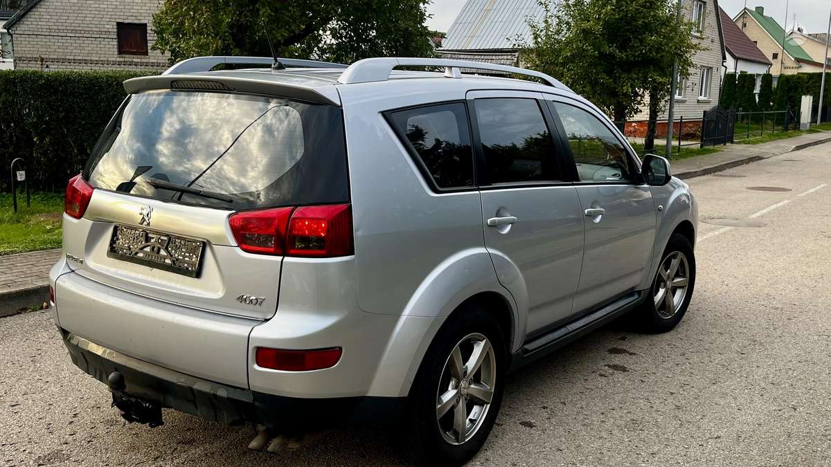 Peugeot 4007 2008 — photo 5