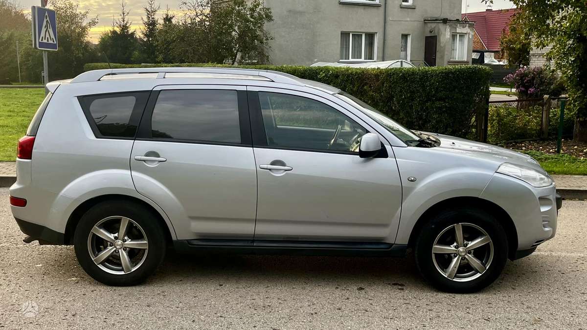 Peugeot 4007 2008 — photo 9