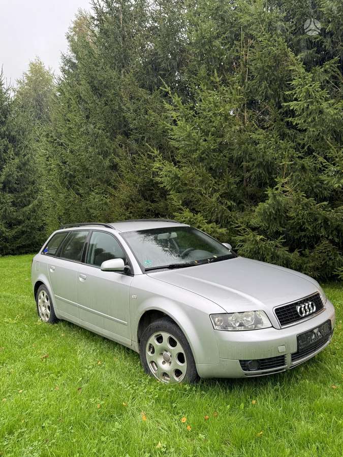 Audi A4 2004 — rear view