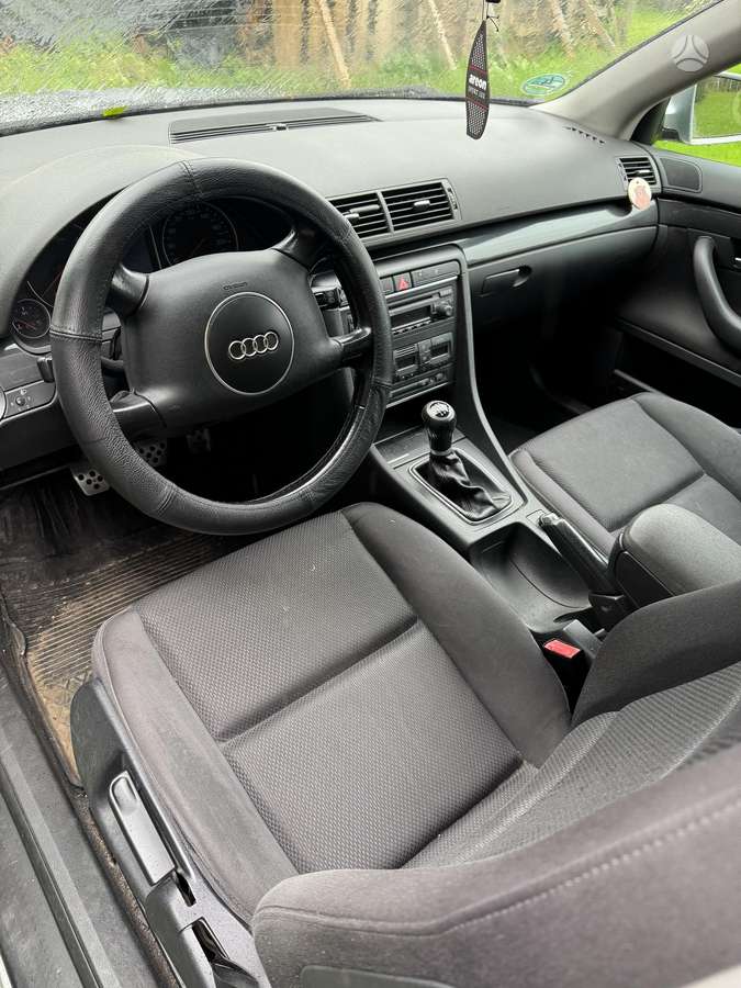 Audi A4 2004 — photo 5