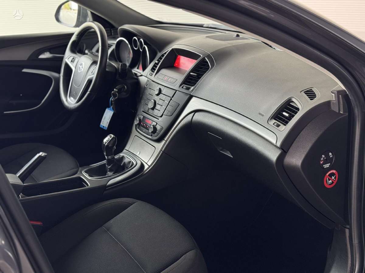 Opel Insignia 2012 — photo 11