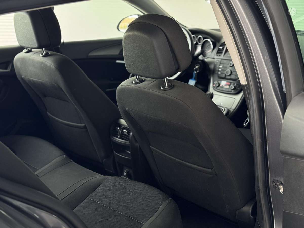 Opel Insignia 2012 — photo 12
