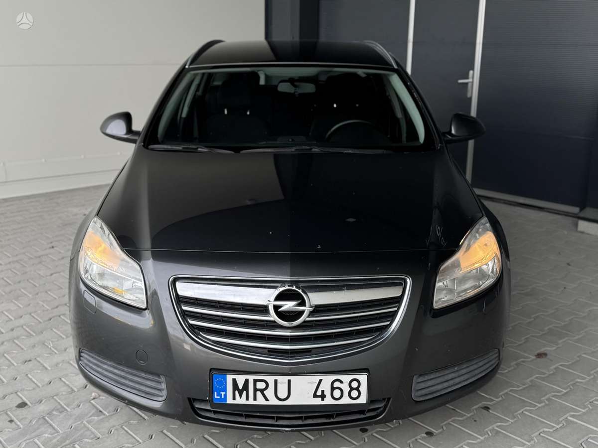Opel Insignia 2012 — rear view