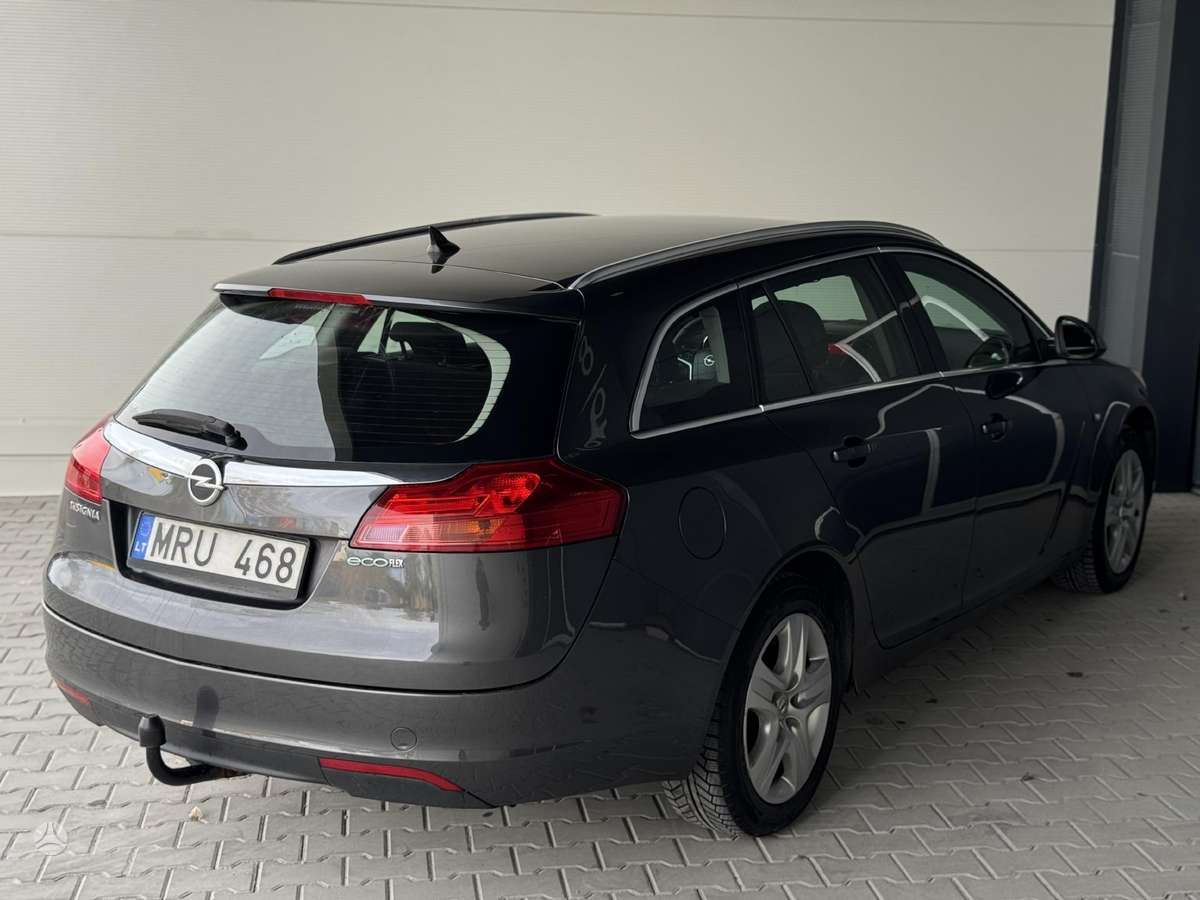 Opel Insignia 2012 — engine 1956 cm³, 131 HP (96kW)