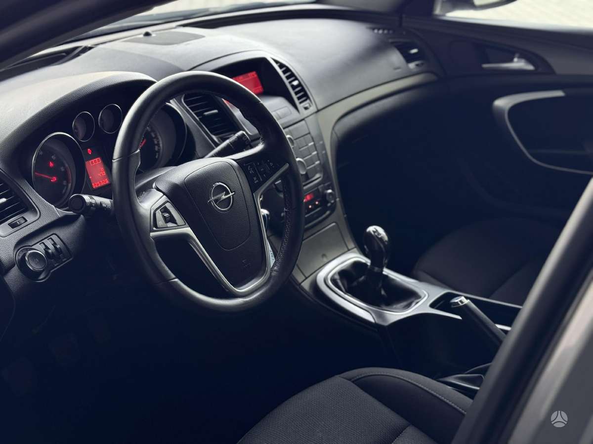 Opel Insignia 2012 — photo 9