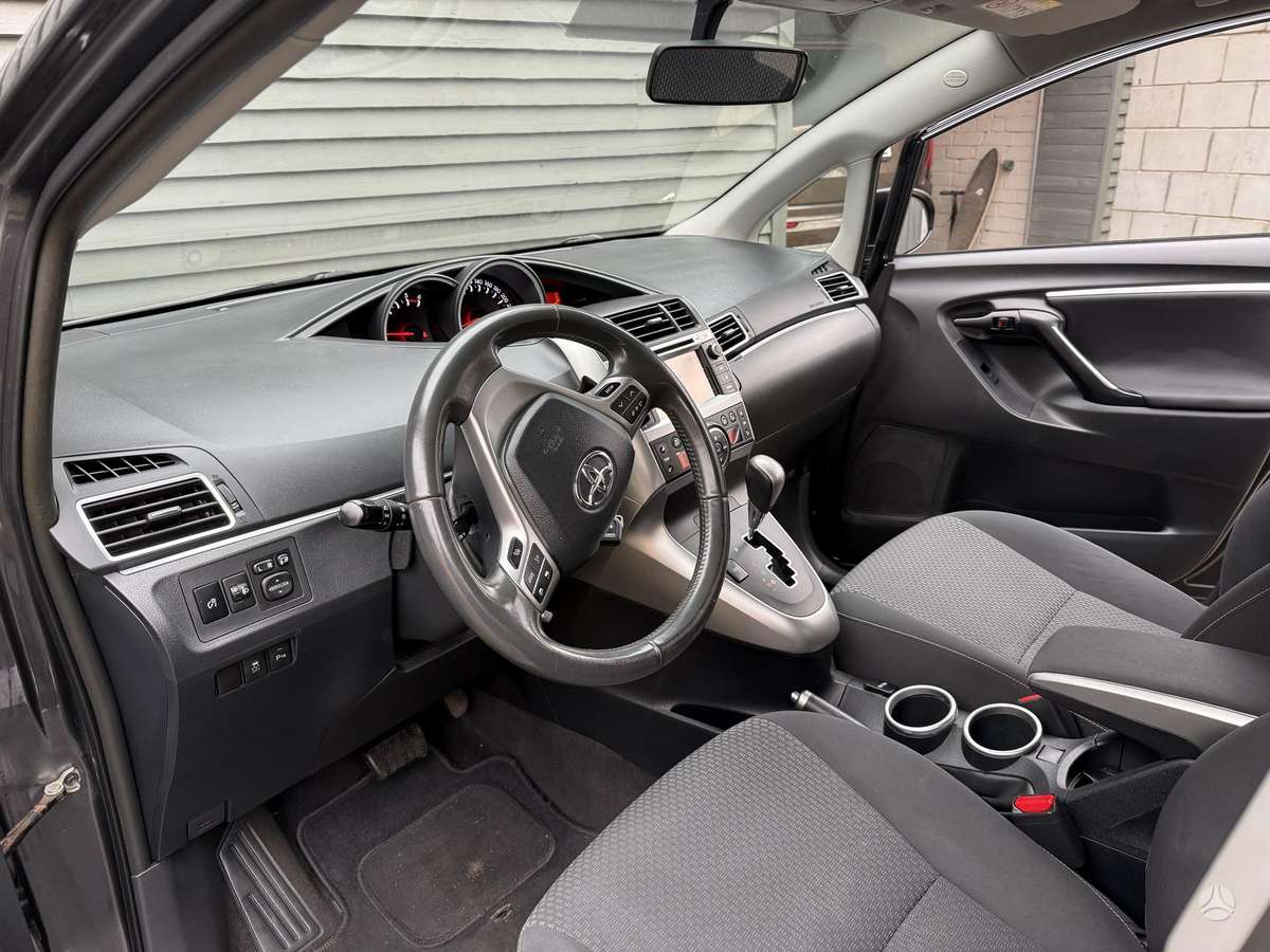 Toyota Verso 2014 — photo 8