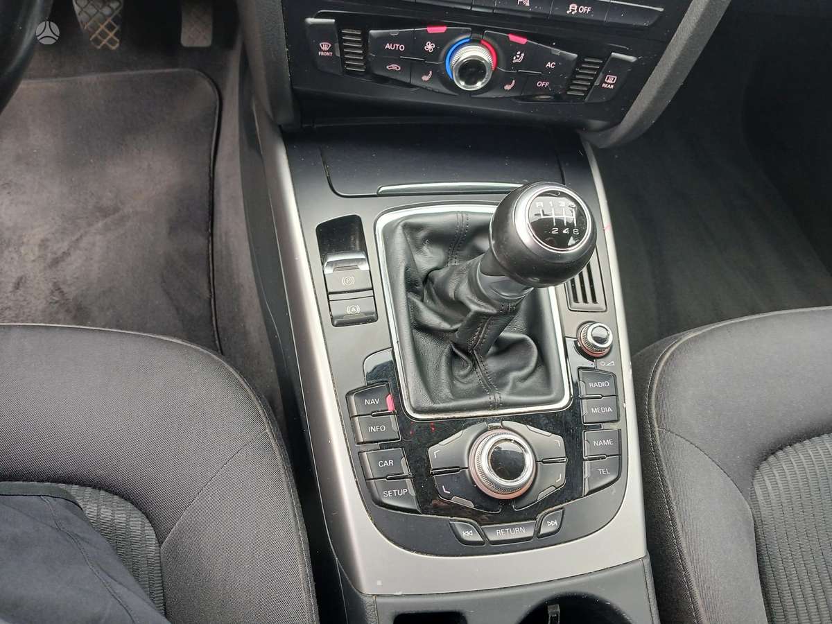 Audi A4 2013 — photo 10