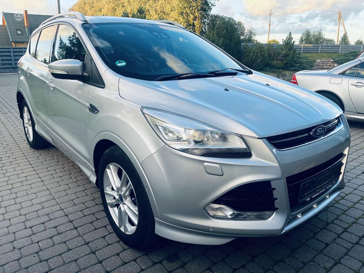 Ford Kuga 2014 — rear view
