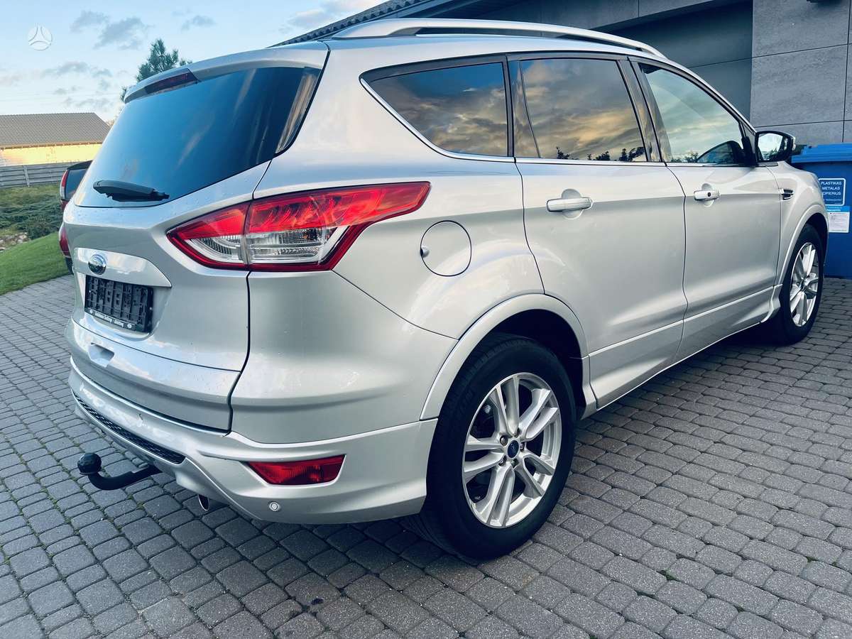 Ford Kuga 2014 — interior
