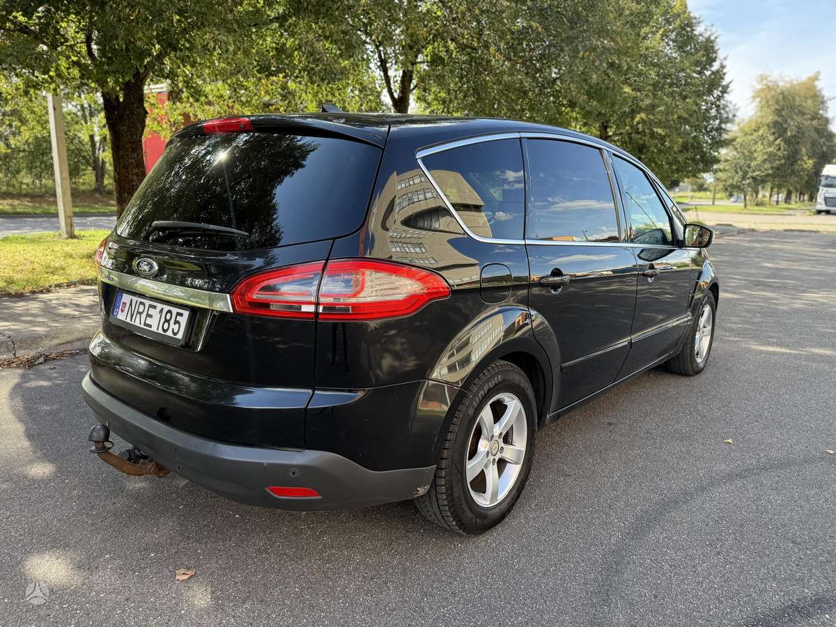 Ford S-MAX 2014 — interior