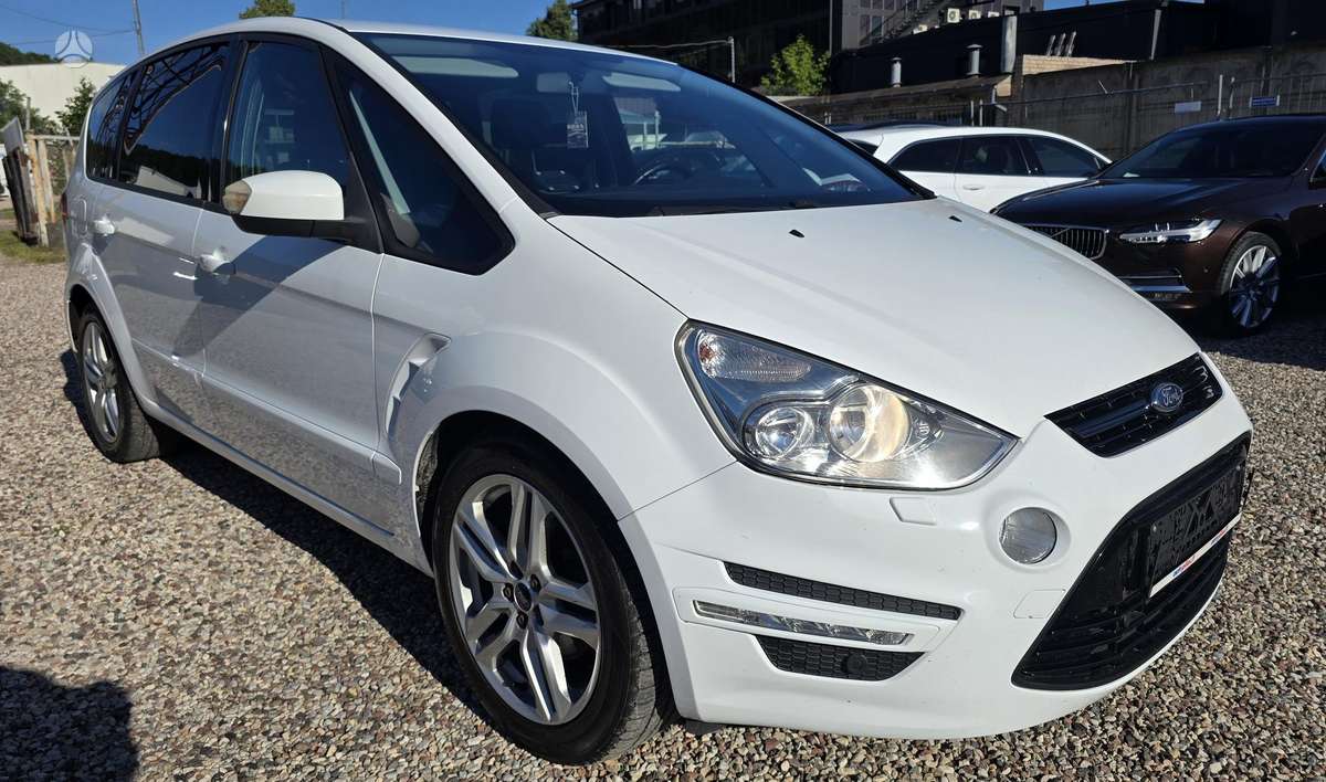 Ford S-MAX 2014 — салон