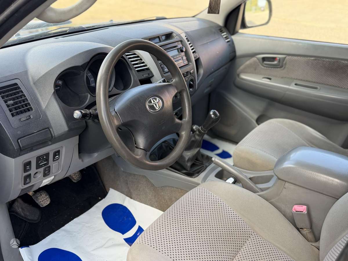 Toyota Hilux 2008 — photo 11