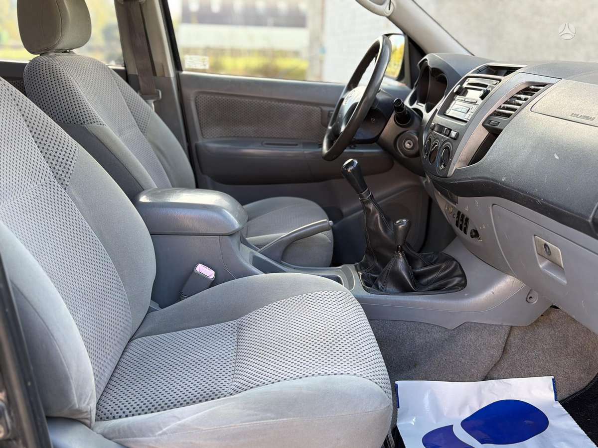 Toyota Hilux 2008 — photo 18